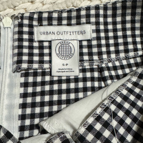 NWOT Urban Outfitters Black and White Gingham Mini Skirt Size Small - Picture 2 of 3